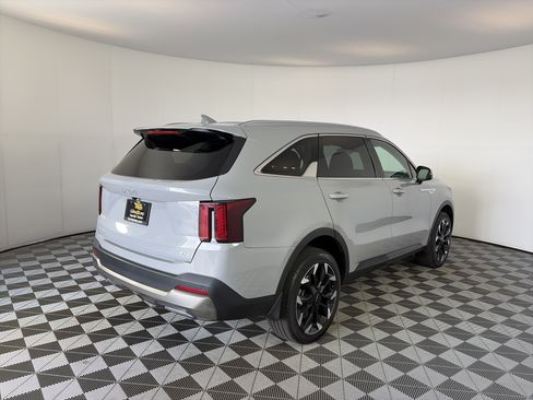 Used 2025 Kia Sorento X-Line EX AWD/4WD image 11