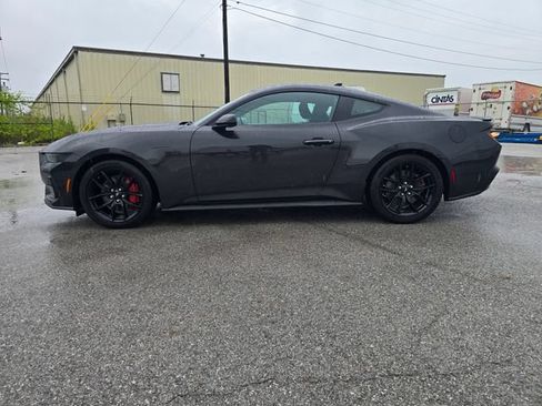 Used 2024 Ford Mustang GT RWD image 6