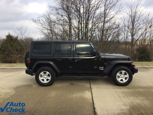 Used 2021 Jeep Wrangler Unlimited Sport image 2
