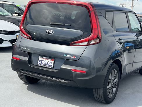 Certified 2021 Kia Soul S image 7