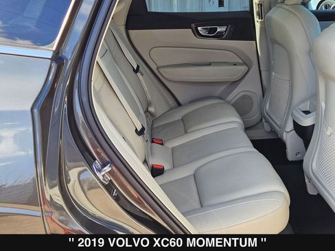 Used 2019 Volvo XC60 T6 Momentum w/ Advanced Package image 26