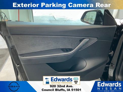 Used 2021 Tesla Model Y Long Range AWD/4WD image 24