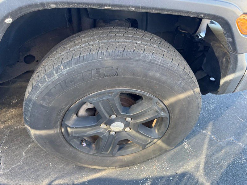 Used 2018 Jeep Wrangler Unlimited Sport S AWD/4WD image 5