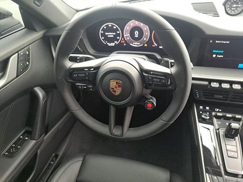 Certified 2025 Porsche 911 Carrera image 17