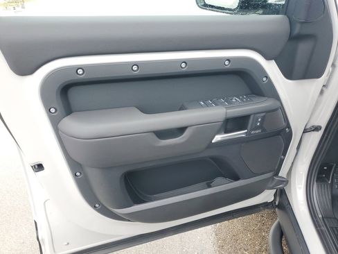 New 2026 Land Rover Defender 130 X-Dynamic SE AWD/4WD image 8