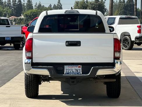 Used 2022 Toyota Tacoma SR5 AWD/4WD image 5