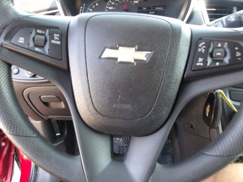 Used 2019 Chevrolet Trax LT w/ LPO, Protection Package FWD image 20