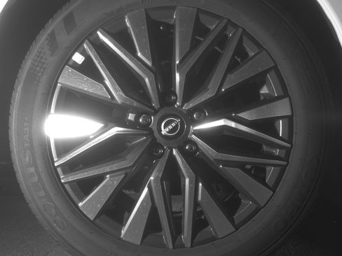Used 2025 Nissan Altima 2.5 SV FWD image 15
