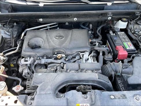 Used 2020 Toyota RAV4 LE FWD image 29