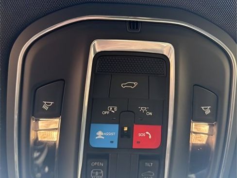 New 2025 Jeep Grand Cherokee Altitude image 20