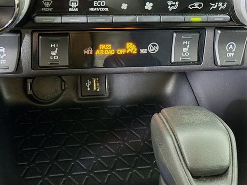 Used 2025 Toyota RAV4 XLE w/ Convenience Package AWD/4WD image 12