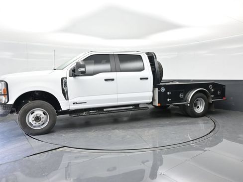 Used 2023 Ford F350 XL AWD/4WD image 12