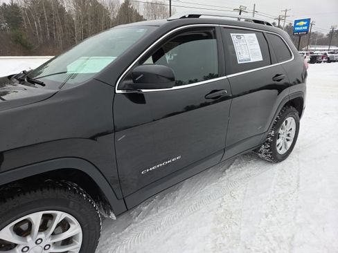 Used 2020 Jeep Cherokee Latitude w/ Comfort & Convenience Group image 31