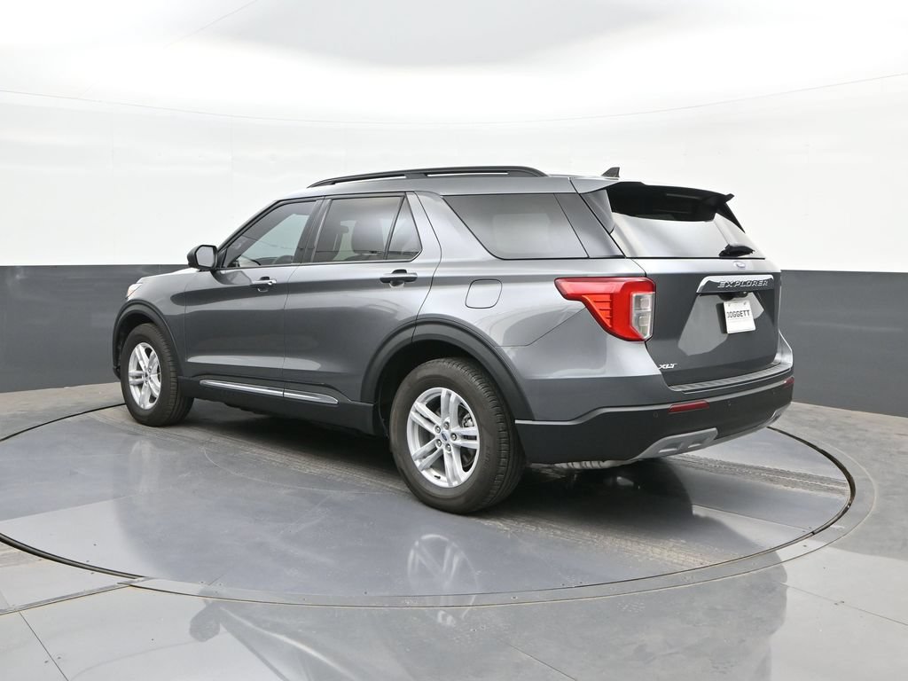 Used 2024 Ford Explorer XLT w/ Equipment Group 202A RWD image 5