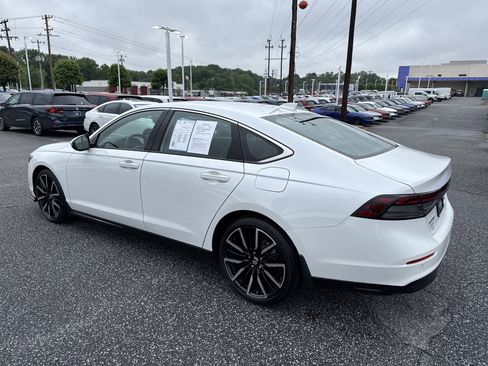 Certified 2025 Honda Accord Touring image 8
