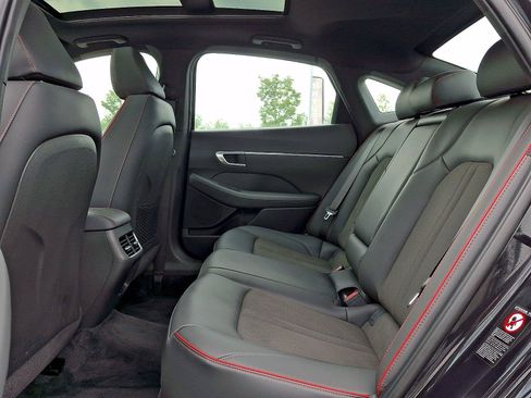 Certified 2023 Hyundai Sonata SEL Plus w/ Cargo Package FWD image 10