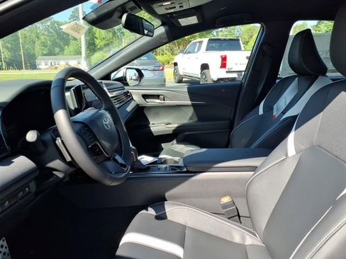 New 2026 Toyota Camry SE FWD image 5