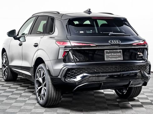 New 2026 Audi Q3 quattro 2.0T AWD/4WD image 2