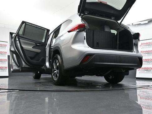 Used 2022 Toyota Highlander XLE image 38