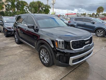 Certified 2025 Kia Telluride LX