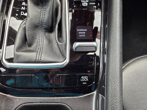 Certified 2025 Jeep Compass Latitude AWD/4WD image 26