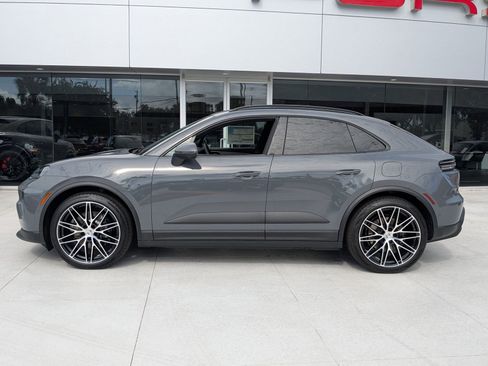 New 2025 Porsche Macan 4S Electric image 2