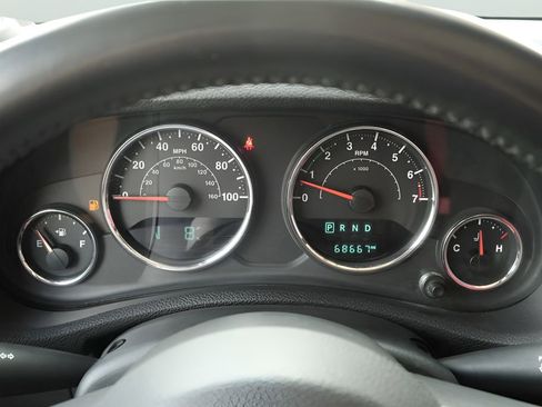 Used 2016 Jeep Wrangler Unlimited Sport w/ Connectivity Group AWD/4WD image 13