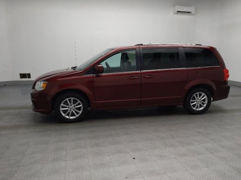 Used 2018 Dodge Grand Caravan SXT image 2