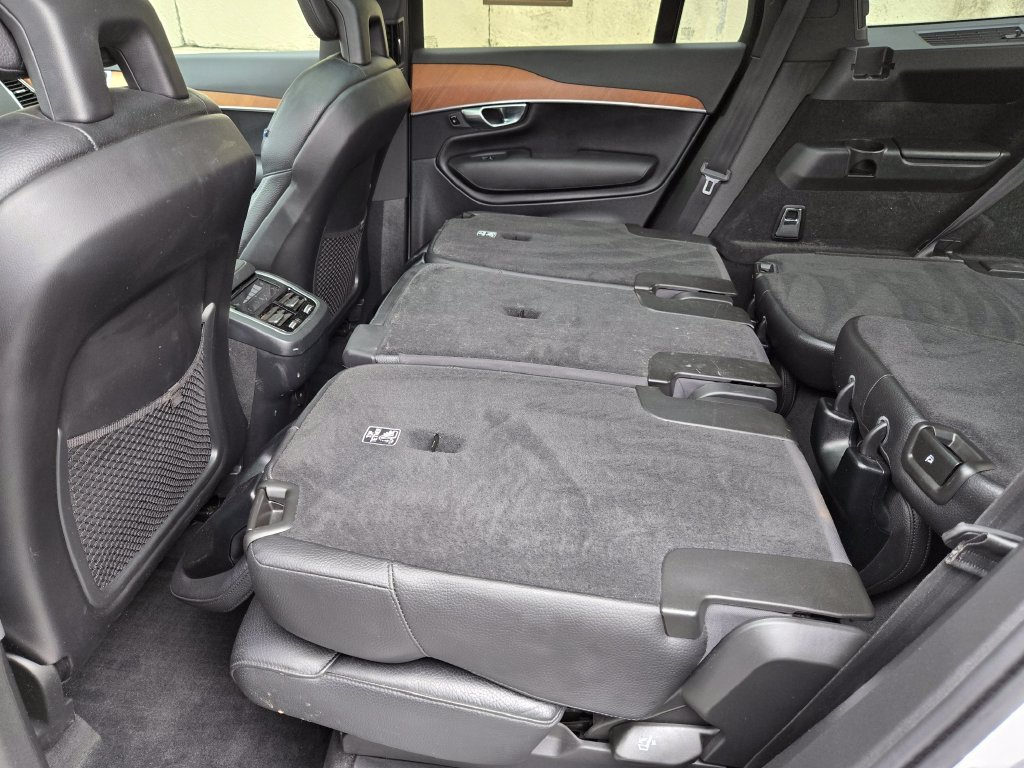 Used 2021 Volvo XC90 T6 Momentum w/ Advanced Package AWD/4WD image 35