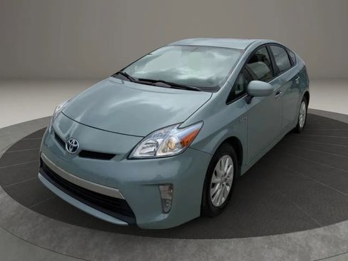 Used 2014 Toyota Prius Prime Advanced FWD image 3