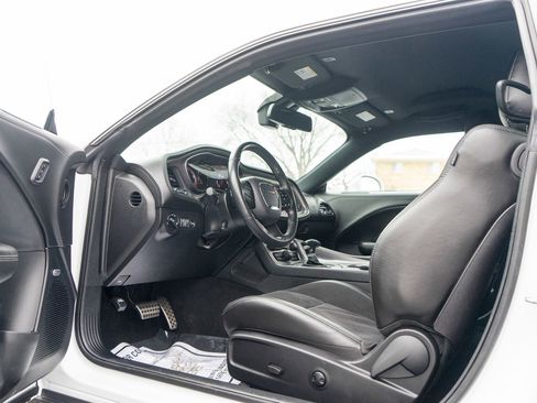 Used 2023 Dodge Challenger GT w/ Plus Package image 13