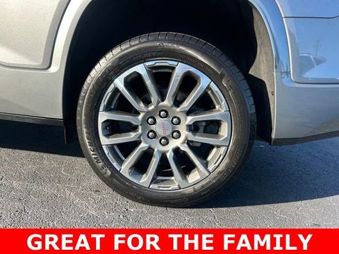 Used 2023 GMC Acadia Denali w/ Denali Ultimate Package FWD image 10