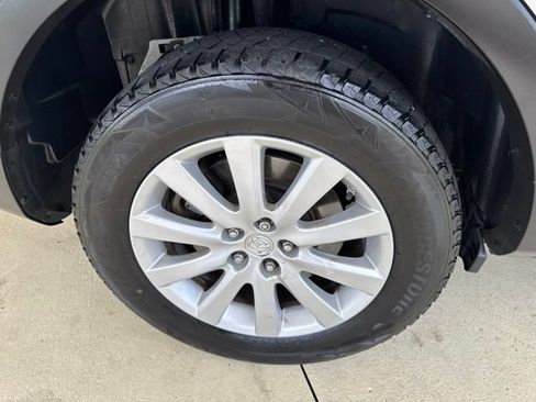 Used 2015 Ford Explorer XLT w/ Equipment Group 201B AWD/4WD image 38
