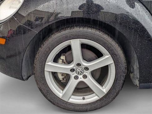 Used 2009 Volkswagen Beetle S image 14