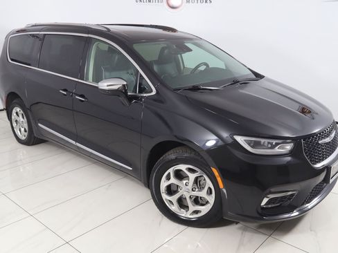Used 2021 Chrysler Pacifica Limited AWD/4WD image 21