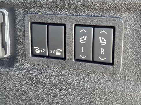 New 2026 GMC Yukon XL AT4 Ultimate w/ LPO, Floor Liner Package AWD/4WD image 11