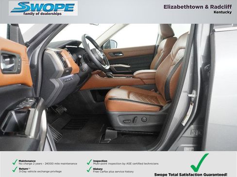 Used 2024 Nissan Pathfinder Platinum AWD/4WD image 13