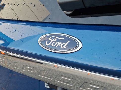 Used 2021 Ford Explorer XLT w/ Equipment Group 202A image 41