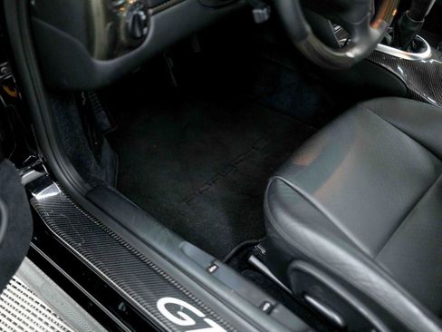 Used 2002 Porsche 911 GT2 RWD image 44