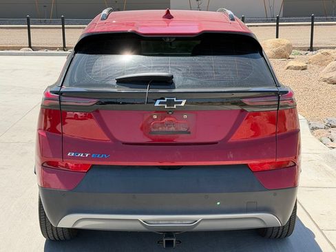 Used 2022 Chevrolet Bolt EUV Premier FWD image 7