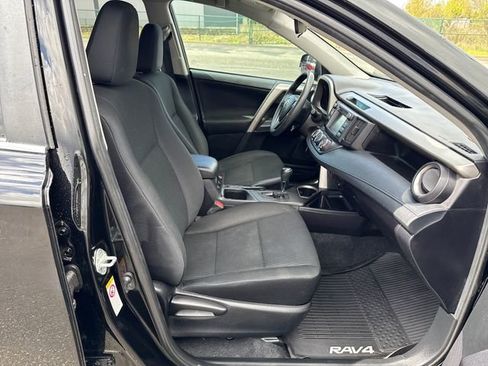 Used 2018 Toyota RAV4 LE w/ All Weather Liner Package AWD/4WD image 9