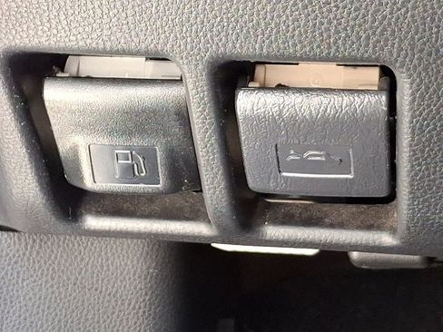 Used 2022 Toyota RAV4 LE AWD/4WD image 26