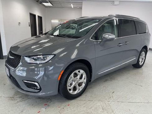 Used 2021 Chrysler Pacifica Limited w/ Premium & Safety Sphere Group AWD/4WD image 3