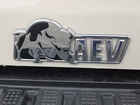 New 2026 GMC Sierra 2500 AT4X w/ AT4X AEV Edition image 17