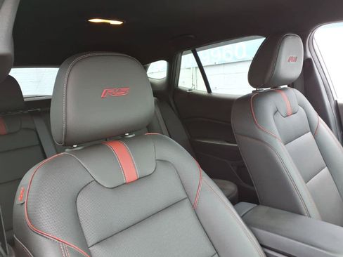 Certified 2025 Chevrolet Trax RS FWD image 25