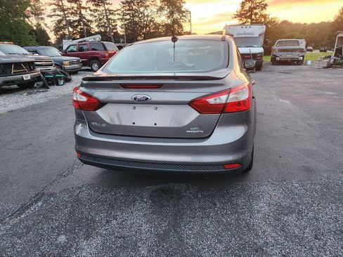 Used 2012 Ford Focus SE FWD image 6