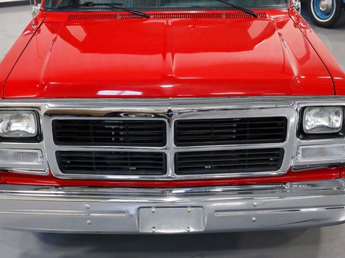 Used 1992 Dodge D/W Truck 150 RWD image 34