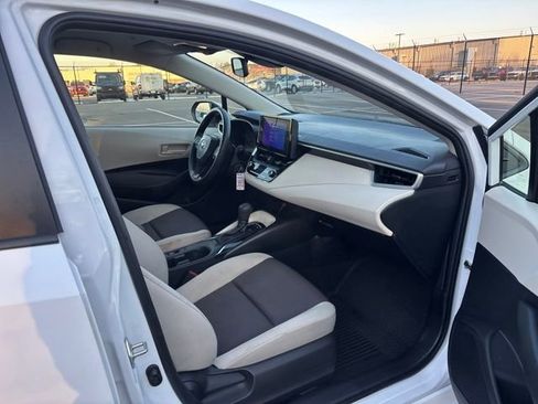 Used 2023 Toyota Corolla LE image 9