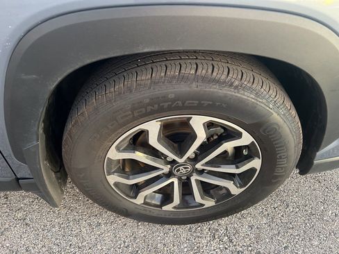 Used 2025 Toyota Corolla Cross AWD Hybrid image 15