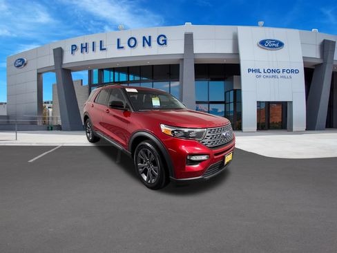 Certified 2023 Ford Explorer XLT w/ Equipment Group 202A AWD/4WD image 7